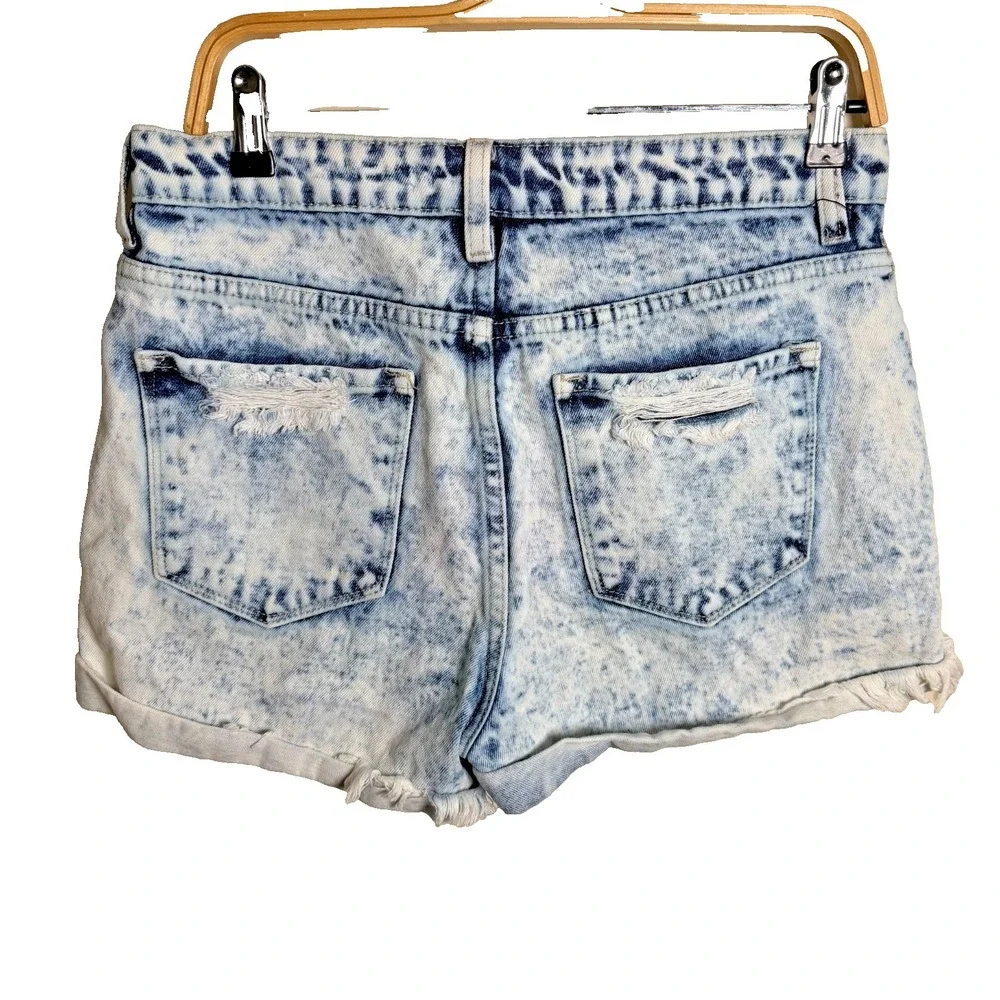 KanCan Shorts Womens 9/28 Light Wash 90s‎ Boyfriend Distressed Denim Frayed Hem